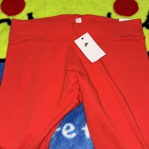 3/$30 NWT Nike Leggings